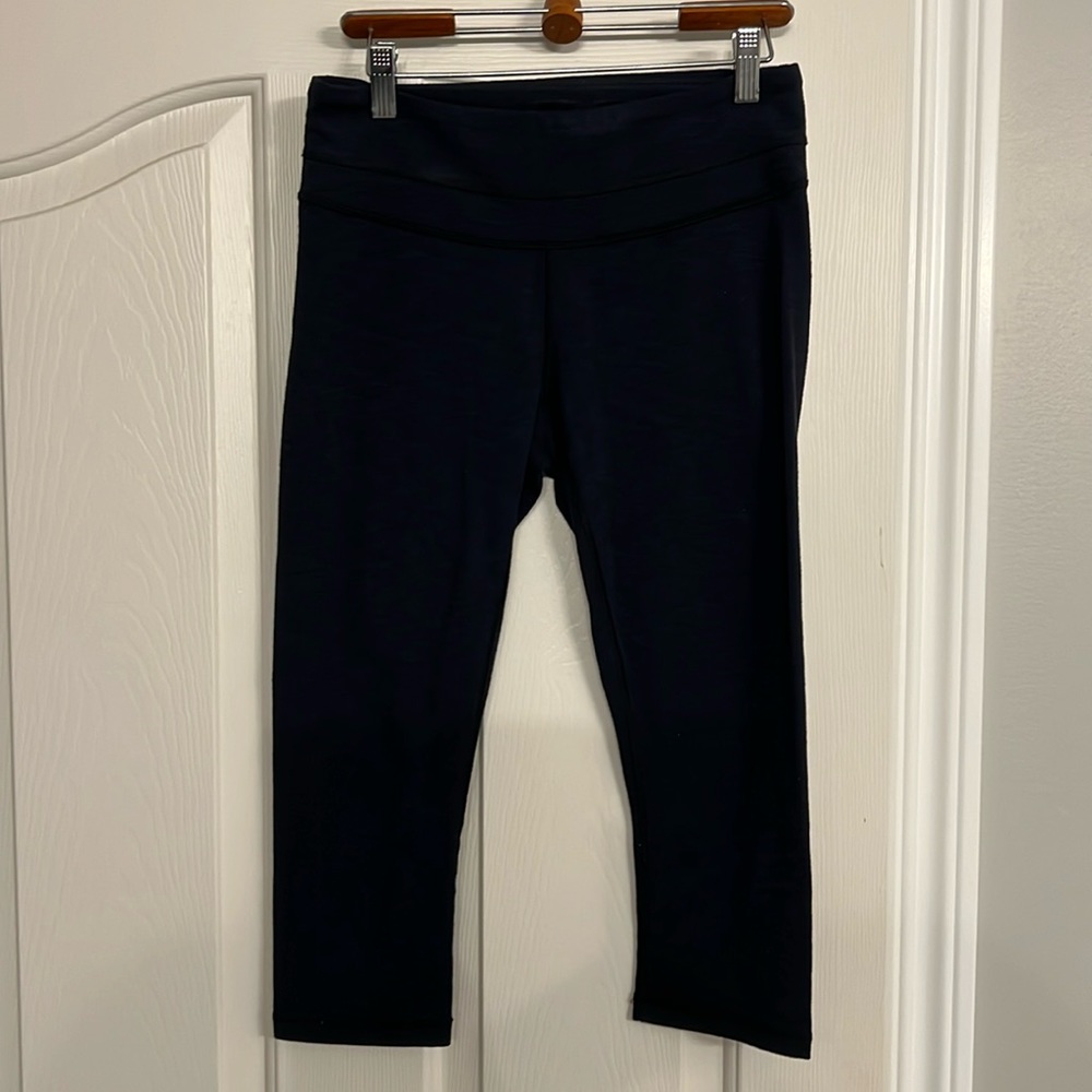 Navy Blue Lucy Powermax workout capri pants size M
